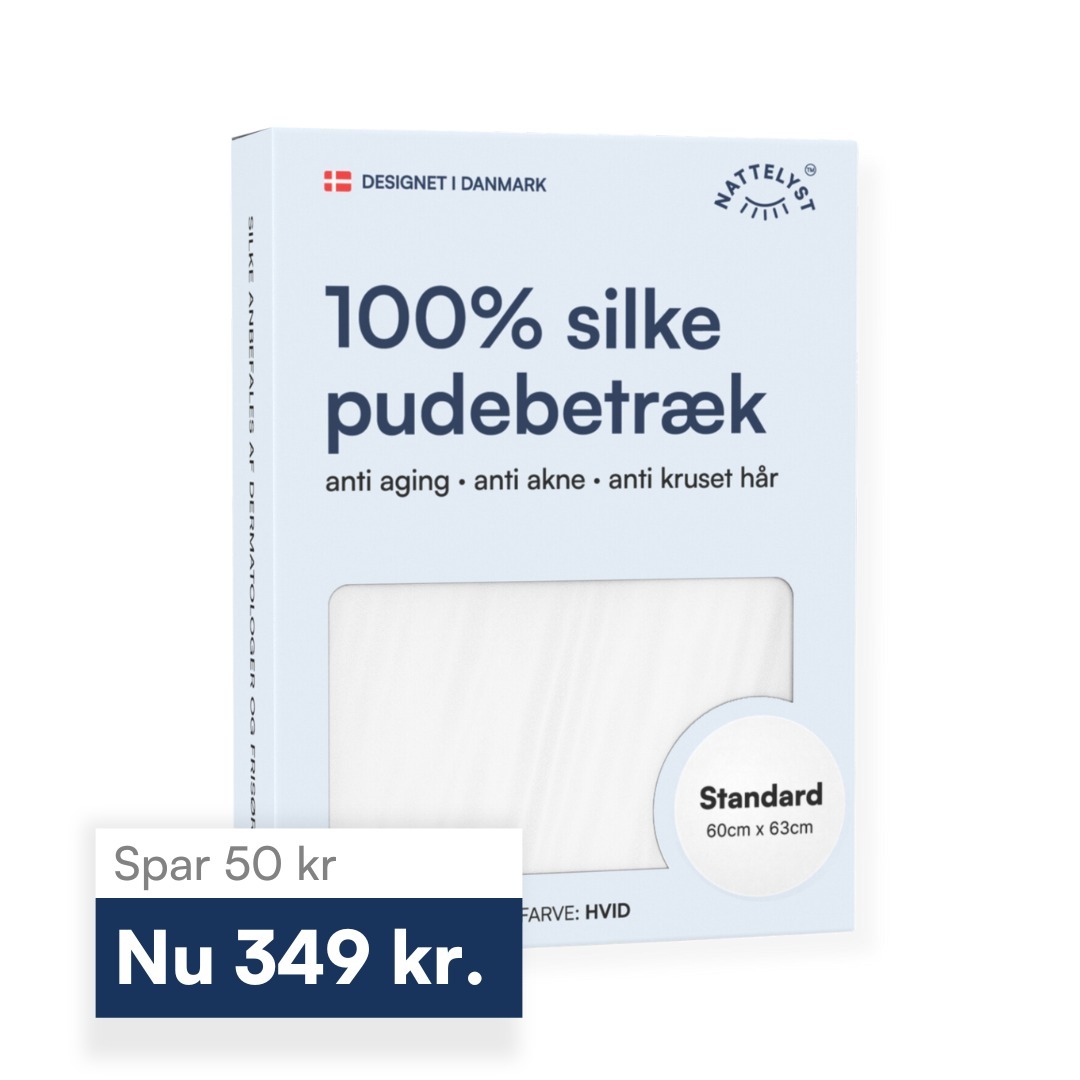 Fordelene ved vores 100% Silke Pudebetræk 🌙:
- Luksuriøs blødhed mod din hud 🛌
- Bevarer hudens fugt og forhindrer rynker 😌
- Mindsker friktion, der kan forårsage split-ender 💁
- Fremstillet med OEKO-TEX certificeret mulberry silke 🌿
Sov bedre og vågn op friskere med Nattelyst ✨
Klik på linket i bio for at shoppe nu 👆
#Nattelyst #SilkePudebetræk #GodNatsSøvn #Skønhedssøvn