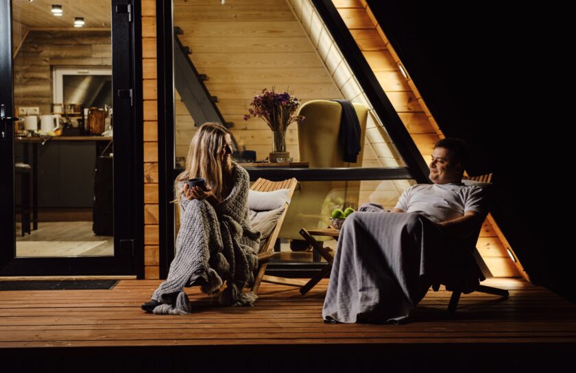 an-evening-conversation-between-a-friendly-couple-2025-01-09-08-26-00-utc